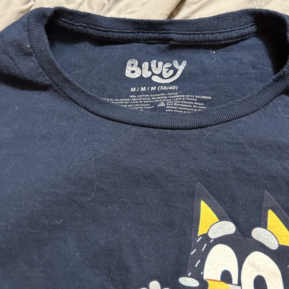 Women’s M Bluey tshirt - Picture 2 of 3